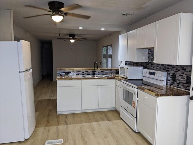 Building Photo - 12100 Lullingstone Rd