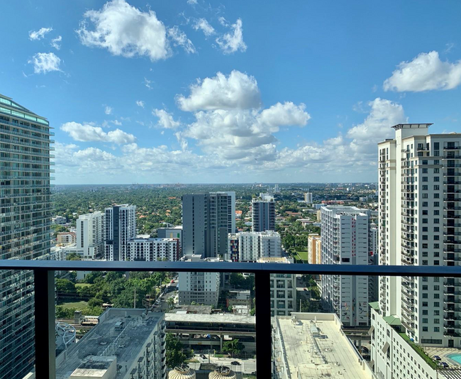 Building Photo - 1000 Brickell Ave