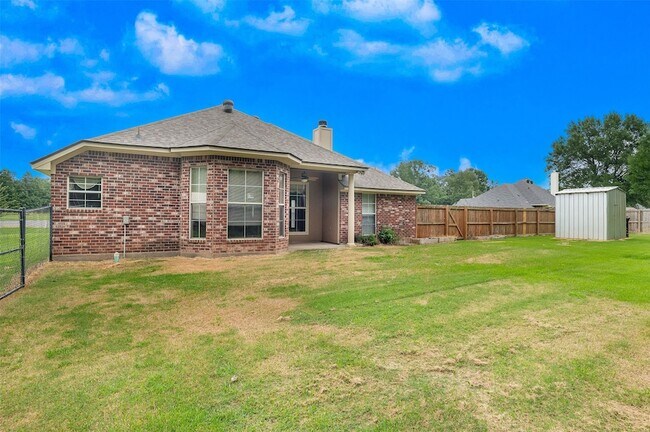Building Photo - 133 Lone Oak Dr