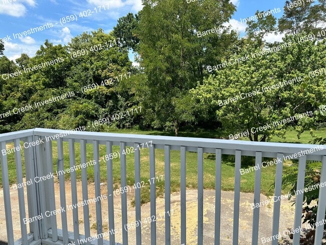 Building Photo - 2-Bed, 1-Bath Townhome with Attached Garag...