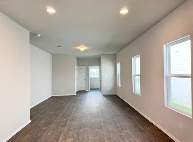 Building Photo - 144 Lavender Ln