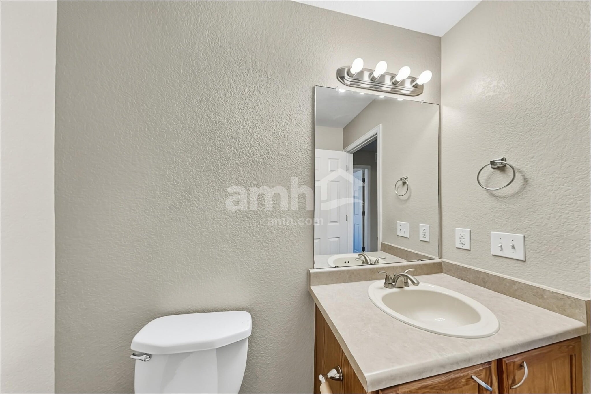 Building Photo - 4995 Fundy St
