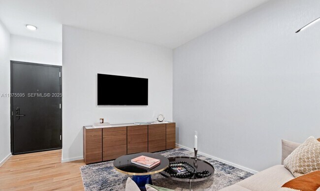 Building Photo - 398 NE 5th St