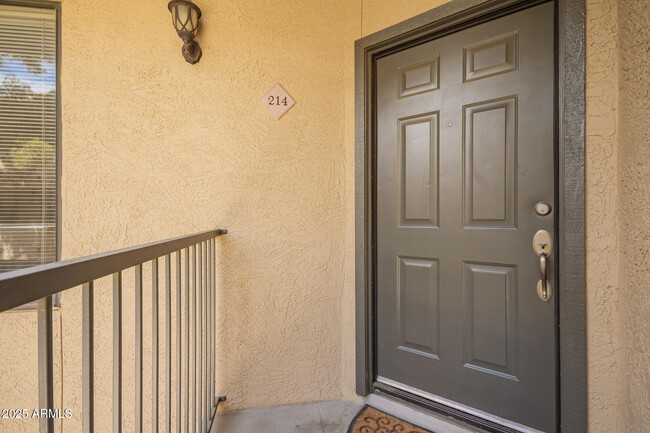 Building Photo - 4925 E Desert Cove Ave