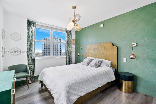 Building Photo - 31 SE 5th St