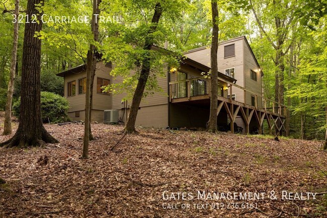 Building Photo - Incomparable Home in Natural Setting