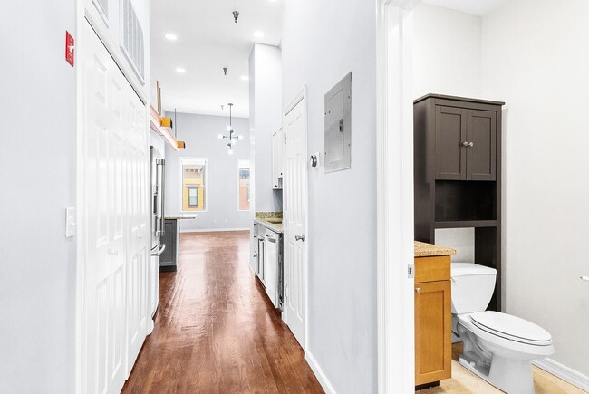 Building Photo - 129 Willow Ave