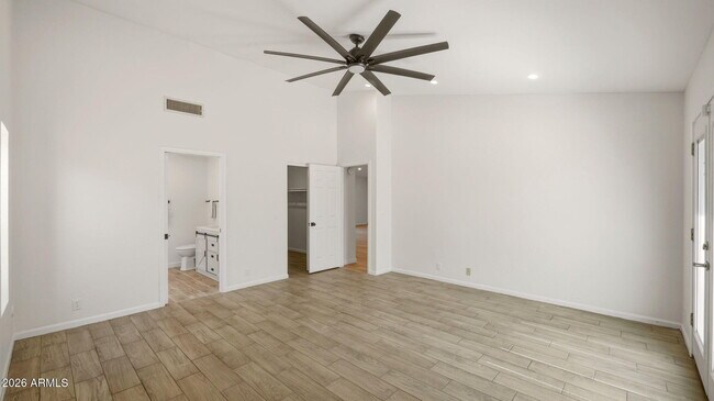 Building Photo - 15221 North 42nd Pl