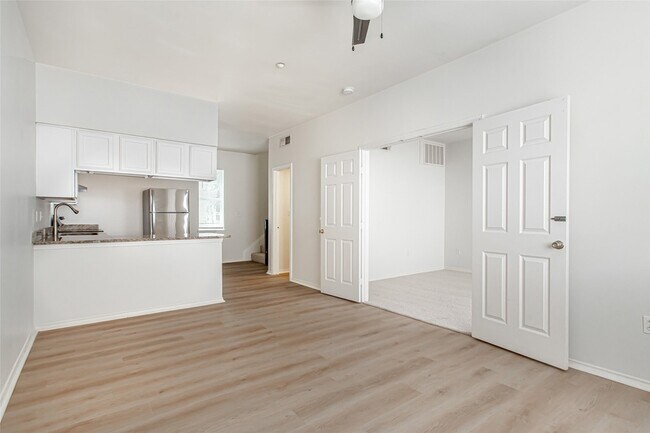 Building Photo - 4713 Virginia Ave