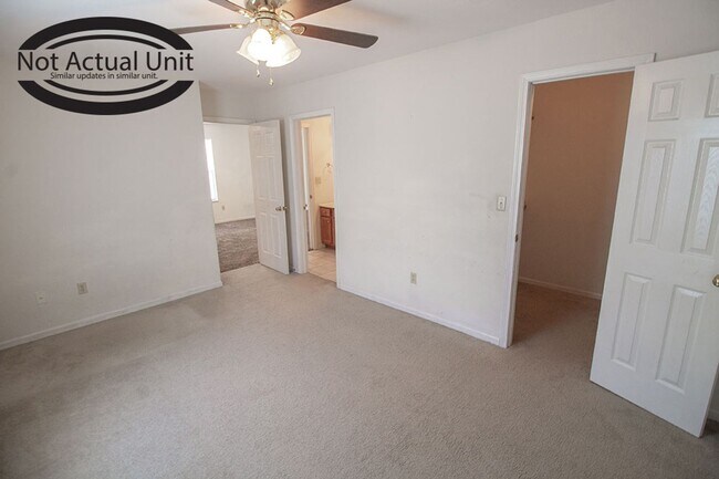 Building Photo - 1413-1415-1415 N Frideriki Dr