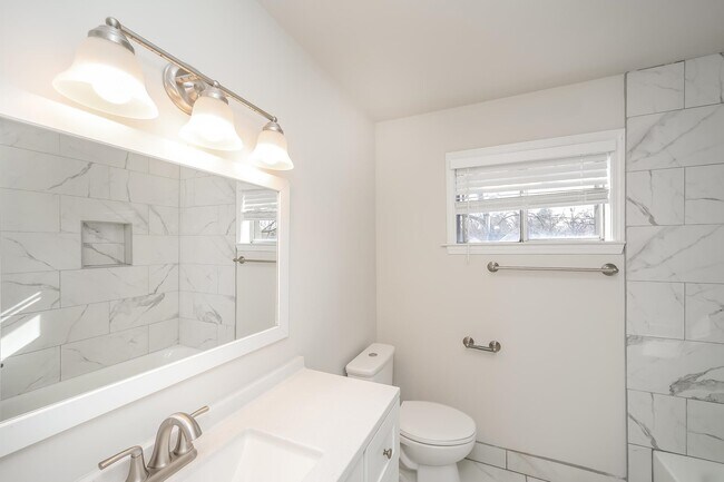 Building Photo - 6145 Shadowfall Cove