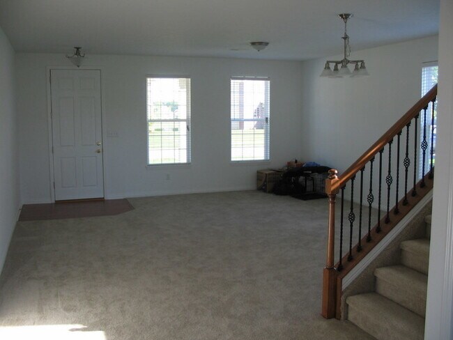 Building Photo - Fishers 4BDRM, 2.5BA home near Hamilton Town Center!