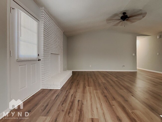 Building Photo - 416 York Rd