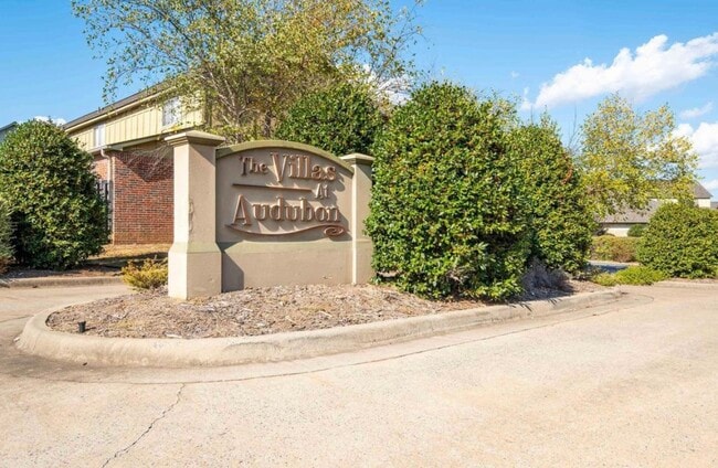 Building Photo - 102 Venezia Ln