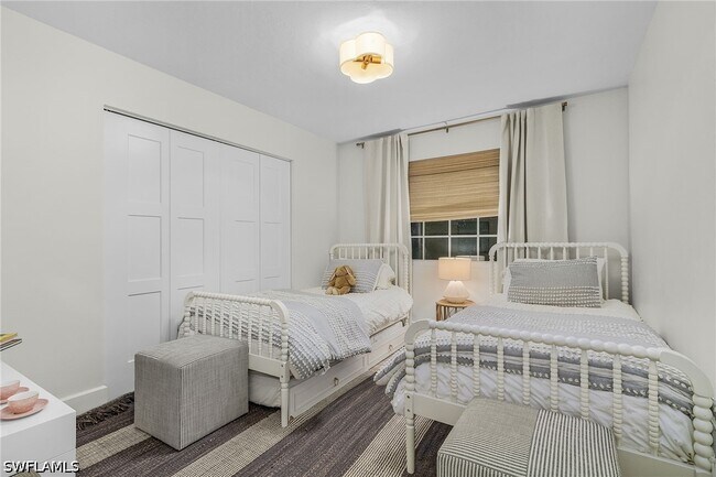 Building Photo - 6155 Standing Oaks Ln