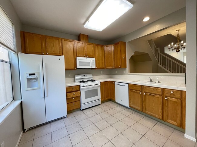 Building Photo - Beautiful Town Home Coming Soon! Great Location! Pets Allowed!