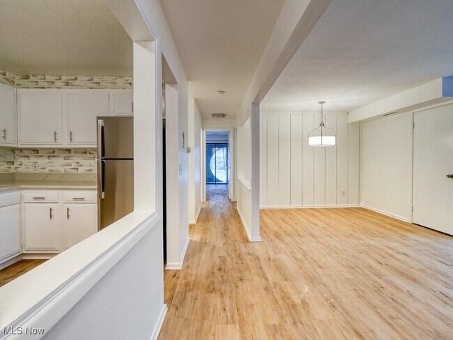 Building Photo - 33803 Electric Blvd