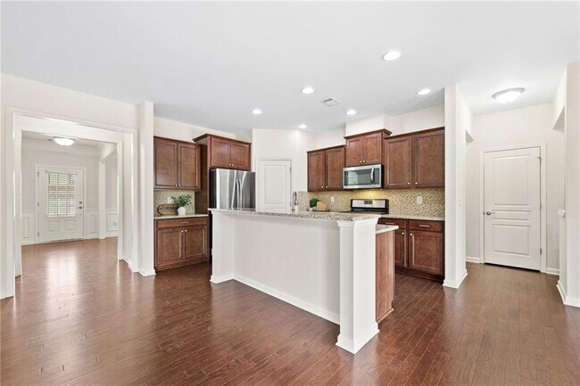 Building Photo - 522 Spring View Dr