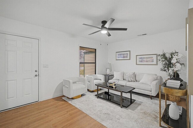 Building Photo - 7349 Pensacola Ave