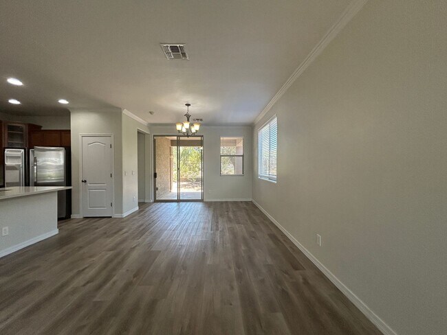Building Photo - 4425 E Los Altos Dr