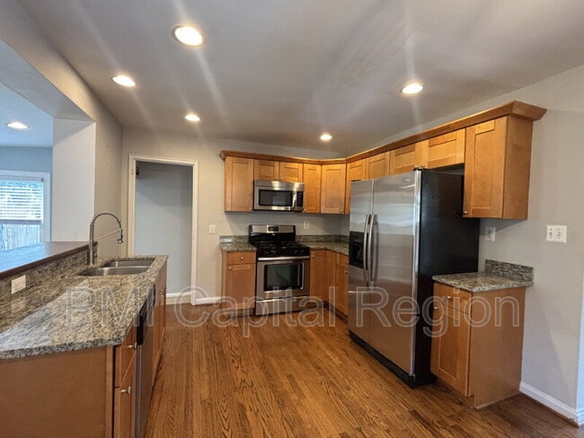 Building Photo - 4706 Red Fox Rd