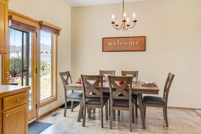 Building Photo - 2416 S Tiger Lily Dr