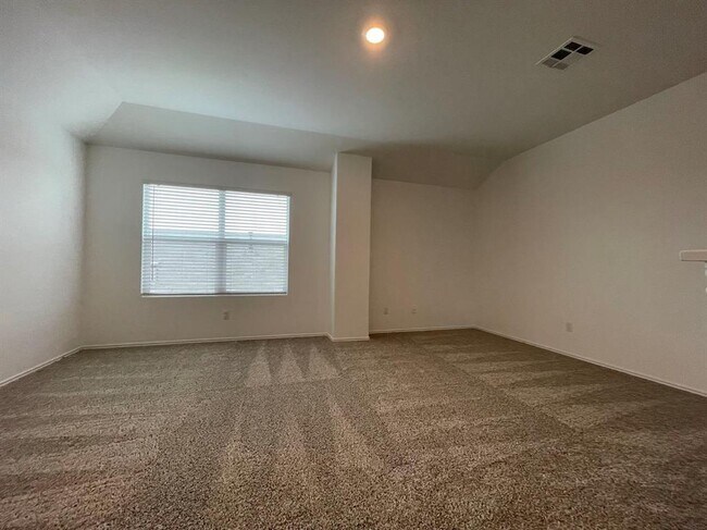 Building Photo - 433 Sebring Cir