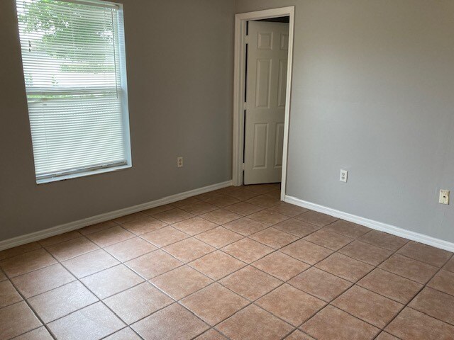 Building Photo - 1417 SE 1st St