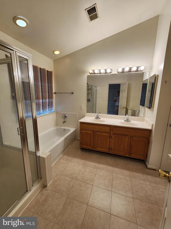 Building Photo - 14708 Beaumeadow Dr