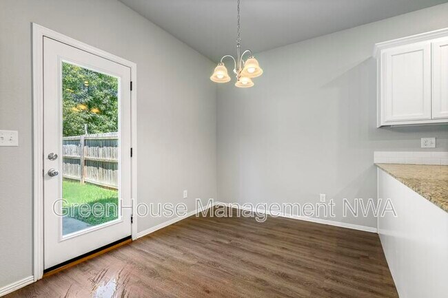 Building Photo - 820 Baker St NW