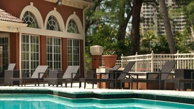 Building Photo - 19680 E Country Club Dr