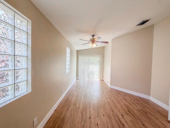 Building Photo - 90 NW 42nd Way