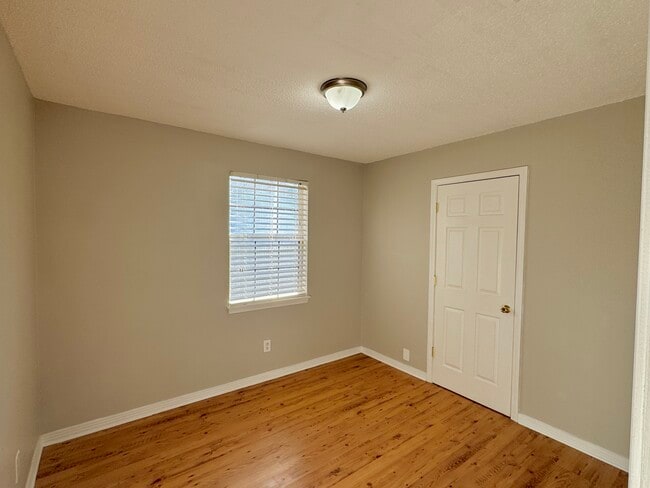 Building Photo - 4205 W Avenida De Golf