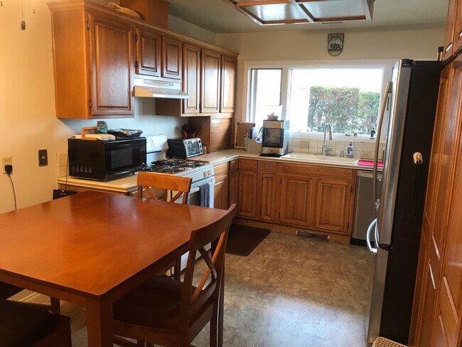 Building Photo - Gorgeous Ocean View Sunset Cliffs Home