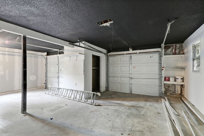 Building Photo - COMING SOON! 4 Bed 2 Bath Kansas City Home...