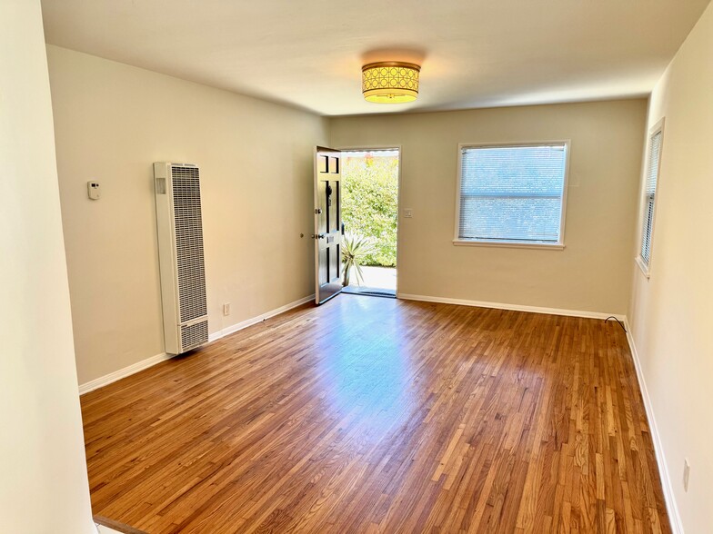 Living Room - 2005 Oak St