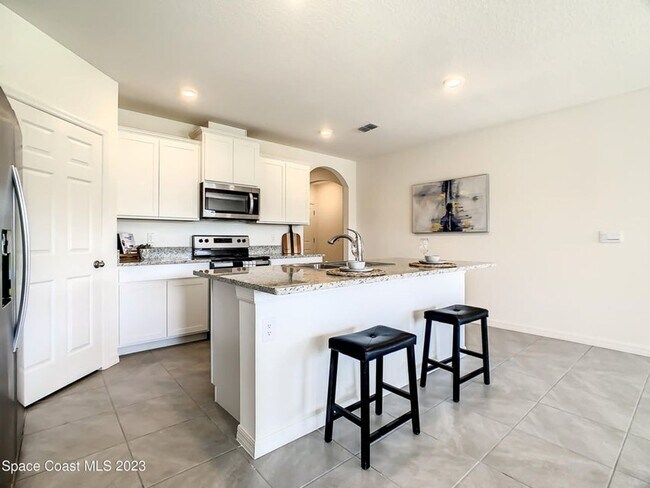 Building Photo - Charming SFH in Cypress Bay Preserve