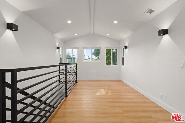 Building Photo - 2522 Armacost Ave