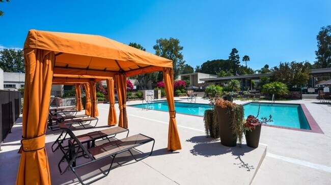 Building Photo - 555 Laurie Ln