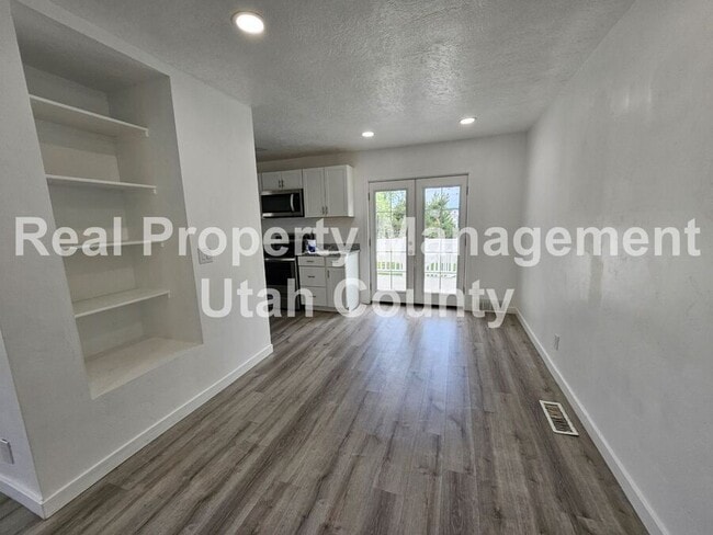Building Photo - 152 W 100 S