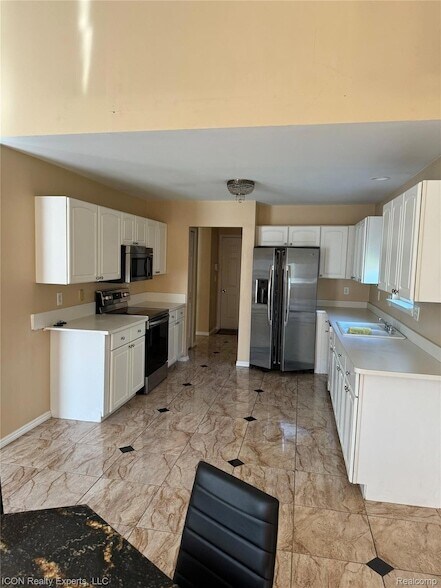 Building Photo - 4162 Gardenia Dr