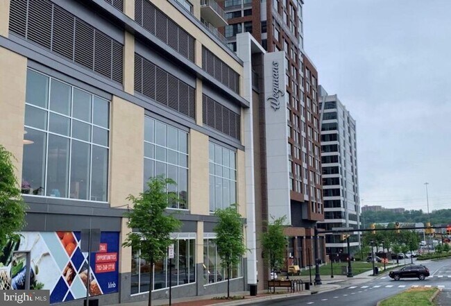Building Photo - 440 Ferdinand Day Dr