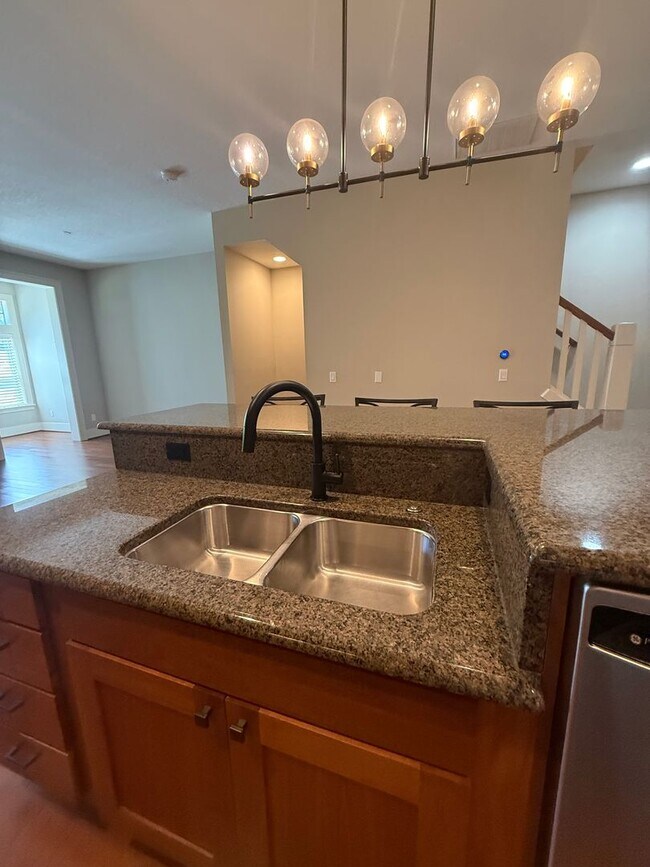 Building Photo - Stunning Contemporary townhome in Coveted Peterkort Woods, near St. Vincent's in Cedar Mill