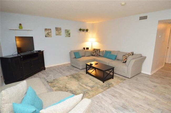 Building Photo - 3873 Pompano Dr SE