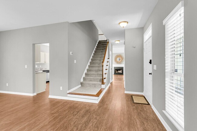 Building Photo - Coastal Convenience in the Heart of Mount Pleasant