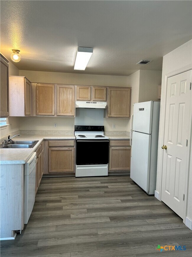 Building Photo - 2203 Tracey Ann Ln