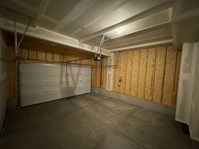 Building Photo - Brand New, Beautiful House in Timnath Lakes!