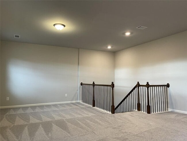 Building Photo - 4671 Silver Oak Dr