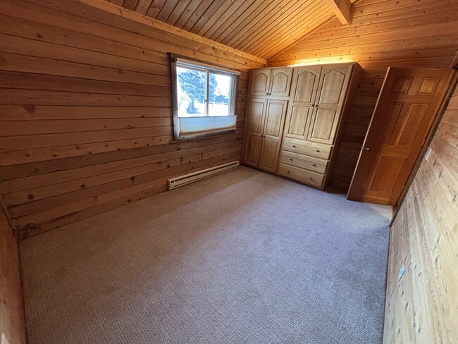 Building Photo - 1655 W Big Trail Dr