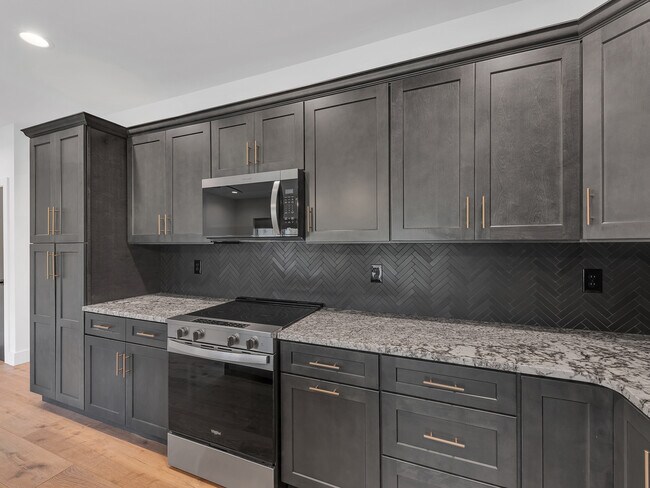 Building Photo - 252 River Valley Cir